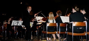 Das Orchester des St. Raphael-Gymnasiums, Ltg. Peer Hbel